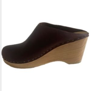 No.6 .Brown Leather Clog with wood .Size 8’5  Used .Good Health Clog for 😍